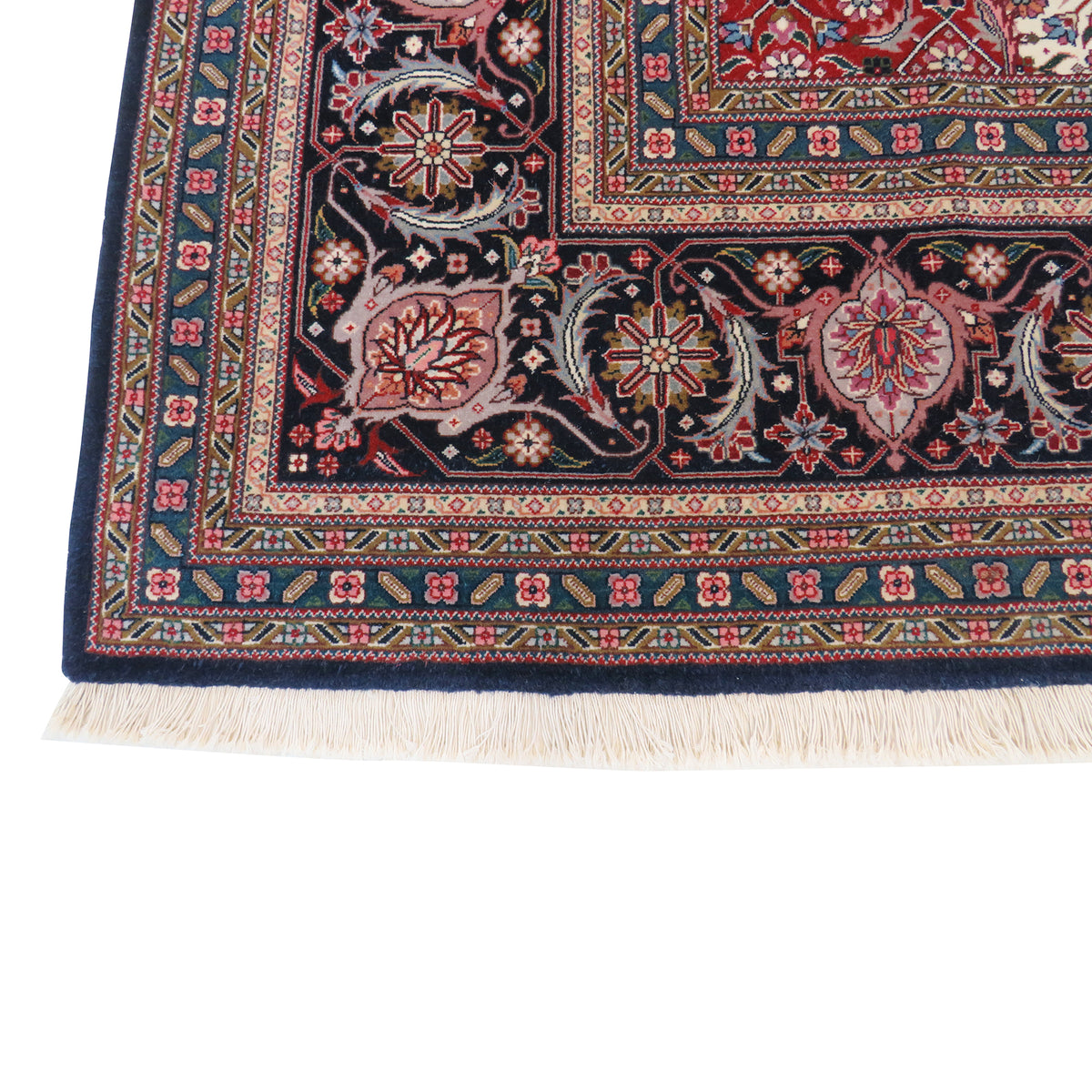 Täbriz Mahi 309 x 247 cm