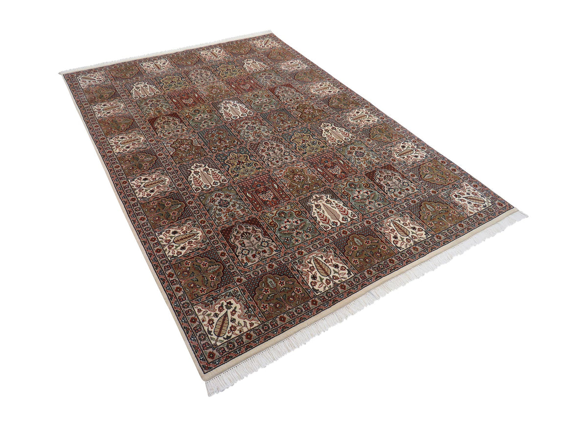 Indo Bakhtiar  246 x 173 cm